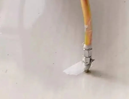 永康瓷砖空鼓维修公司专业解答在瓷砖铺贴过程中，如果使用的砂料过粗（如全部使用了粗砂），可能会导致以下问题